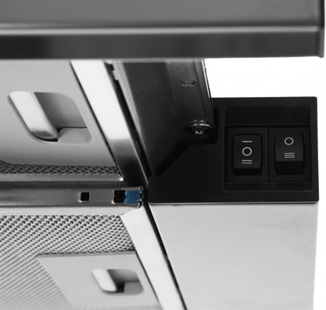 фото: Кухонная вытяжка Indesit INT 62HR X