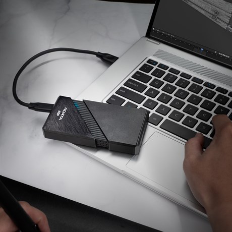 фото: Внешний SSD A-Data SE920 SE920-2TCBK