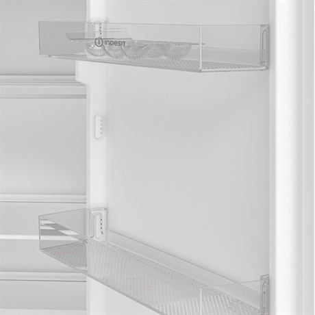 фото: Холодильник Indesit IBH 20