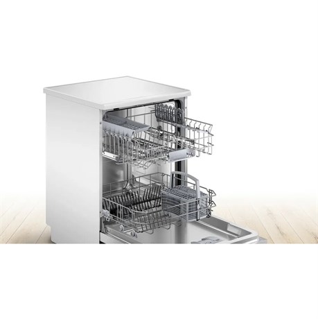 фото: Посудомоечная машина Bosch Serie 2 SMS26DW00T