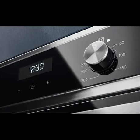 фото: Духовой шкаф Electrolux EOF5F70X