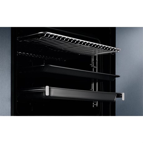 фото: Духовой шкаф Electrolux EOF5H50BZ