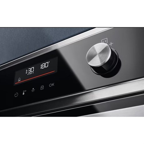 фото: Духовой шкаф Electrolux EOD6P66WX