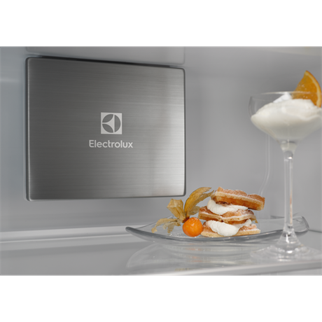 фото: Холодильник Electrolux ENP7TD75S