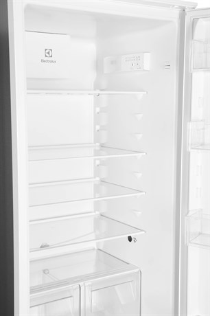 фото: Холодильник Electrolux LND5FE18S