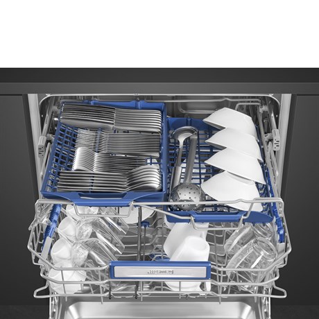 фото: Посудомоечная машина Smeg STL323BQLH