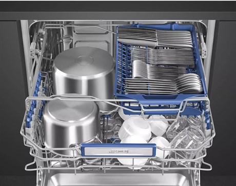 фото: Посудомоечная машина Smeg STL323BL