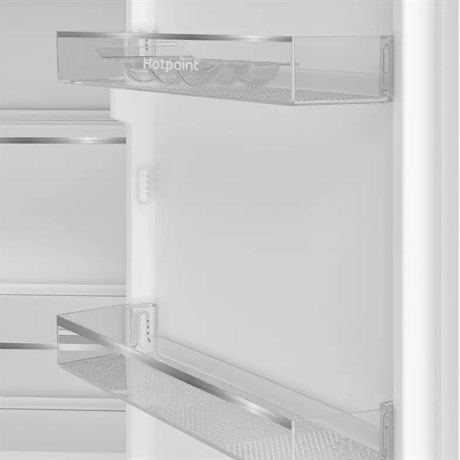 фото: Холодильник Hotpoint HBH 20I