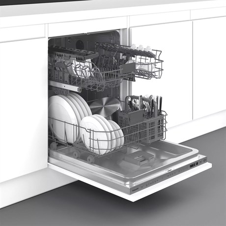 фото: Посудомоечная машина Hotpoint HI 4D66