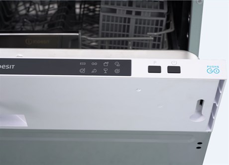 фото: Посудомоечная машина Indesit DI 3C89 AED