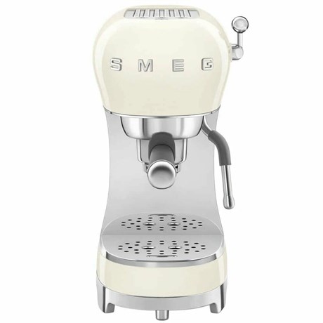 фото: Кофемашина Smeg ECF02CREU