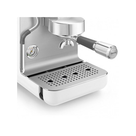 фото: Кофемашина Smeg EMC02WHMEU