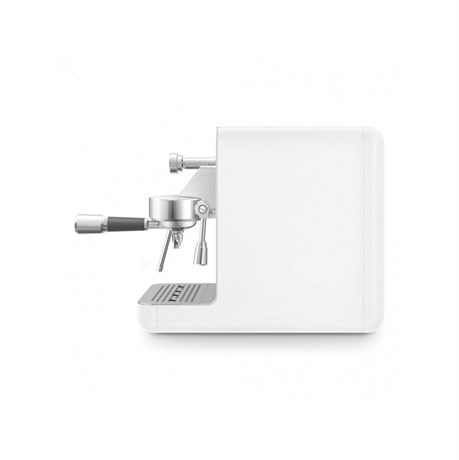 фото: Кофемашина Smeg EMC02WHMEU